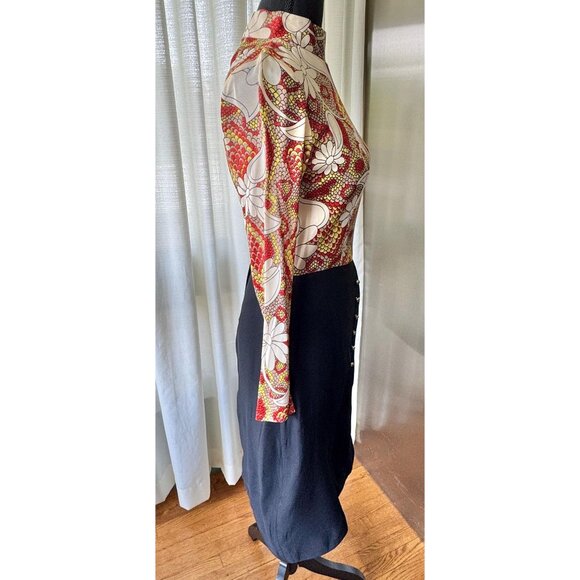 Vintage 70s dress, mod floral print fitted bodice, mock neck, black A-line skirt - Picture 7 of 10